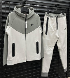 Nike Tech Fleece