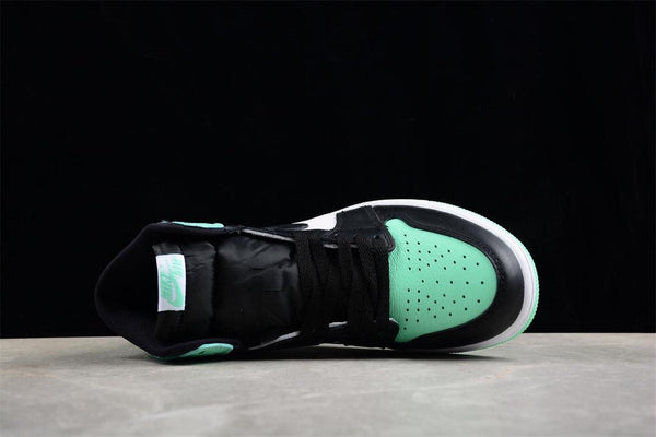 Air Jordan 1 "Retro Green Glow"