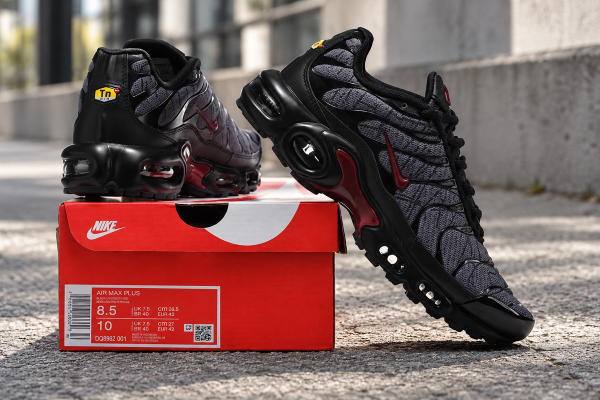 Nike Tn Black Gradient Red