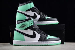 Air Jordan 1 "Retro Green Glow"