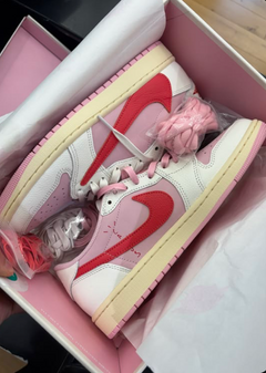 Air Jordan 1 Low x Travis Scott "Tropical Pink"