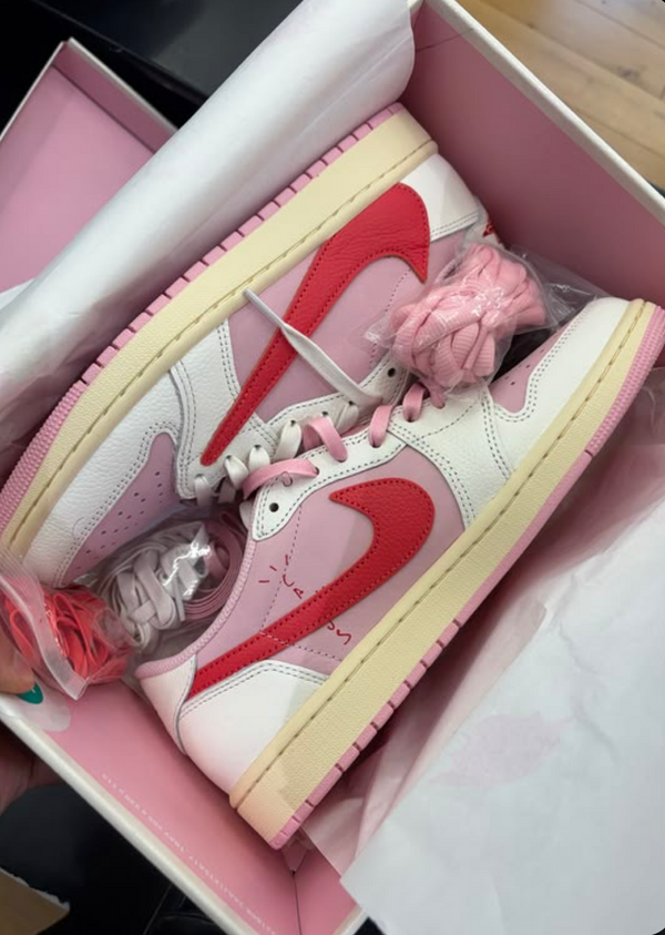 Air Jordan 1 Low x Travis Scott "Tropical Pink"