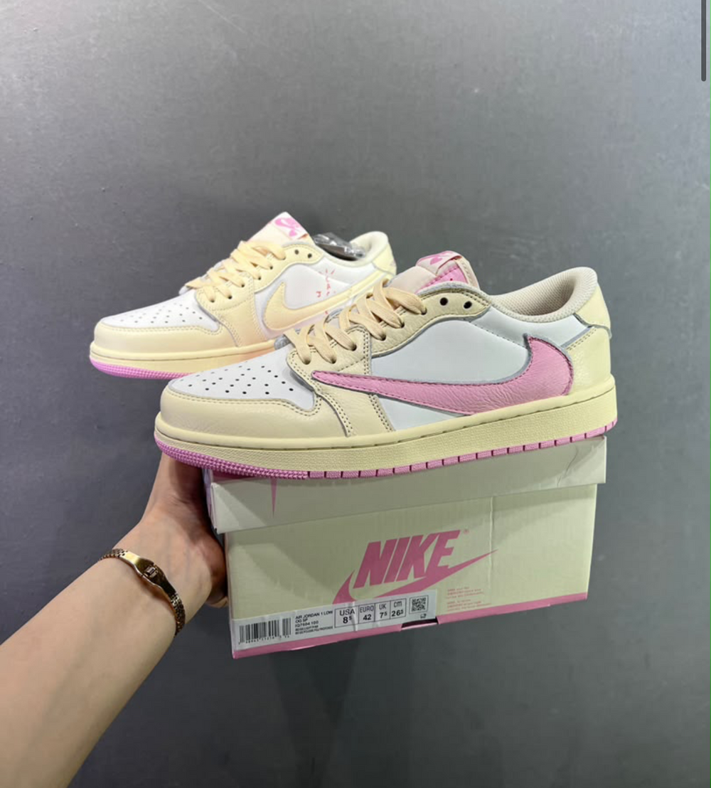 Air Jordan 1 Low x Travis Scott "Shy Pink"