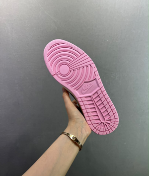 Air Jordan 1 Low x Travis Scott "Shy Pink"