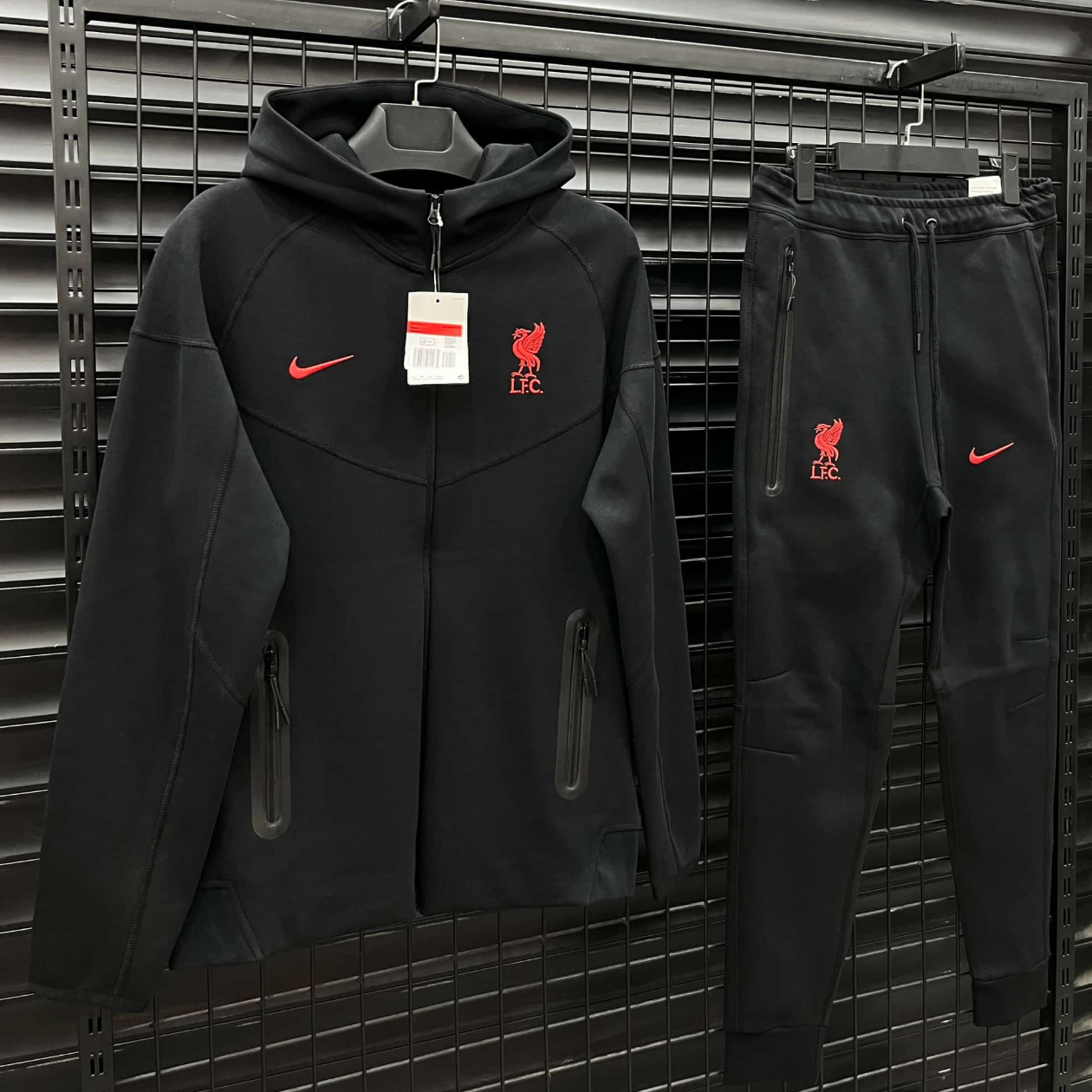 Nike Tech Liverpool