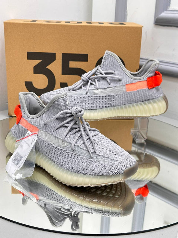 Yeezy boost 350 V2 “Tail Light”i