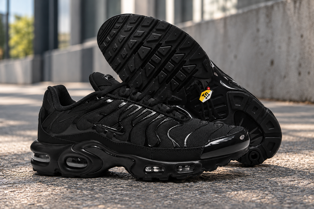 Nike Air Max Plus TN “Triple black”